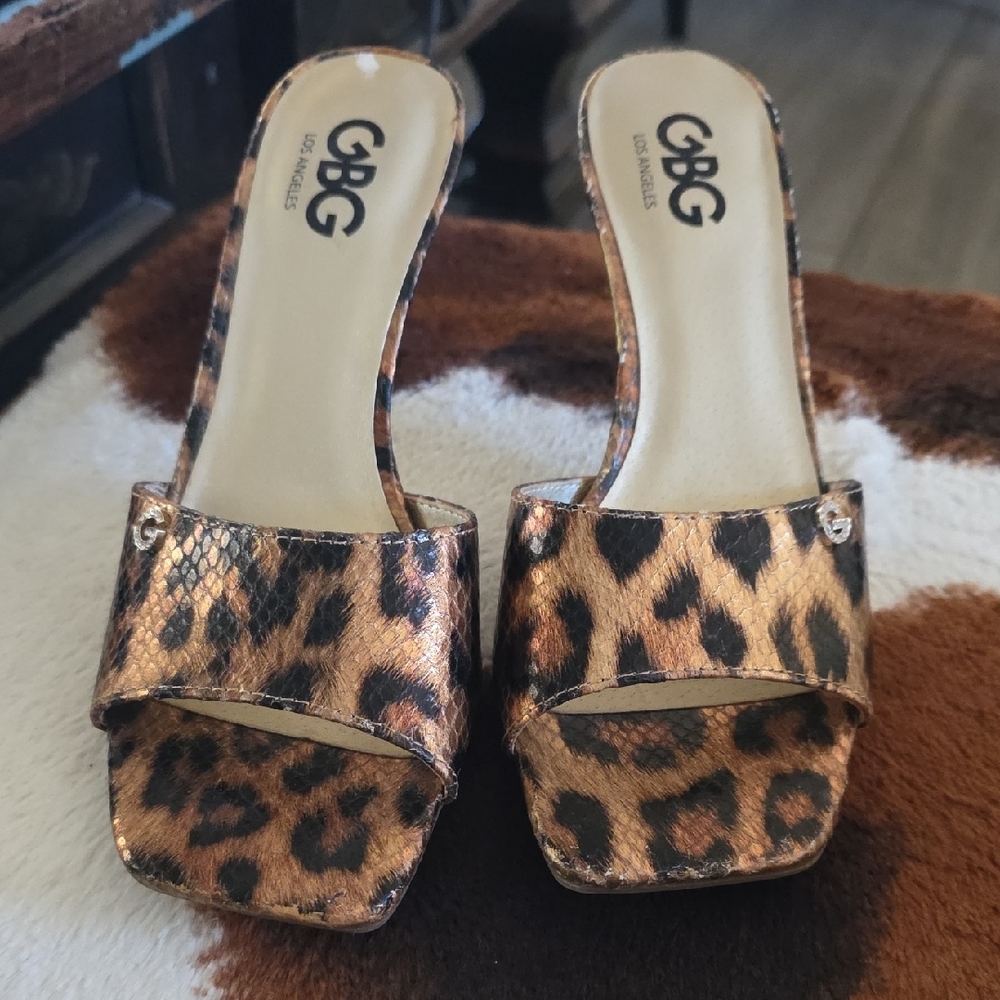 GBG Los Angeles Leopard Print Mules Heels 7.5